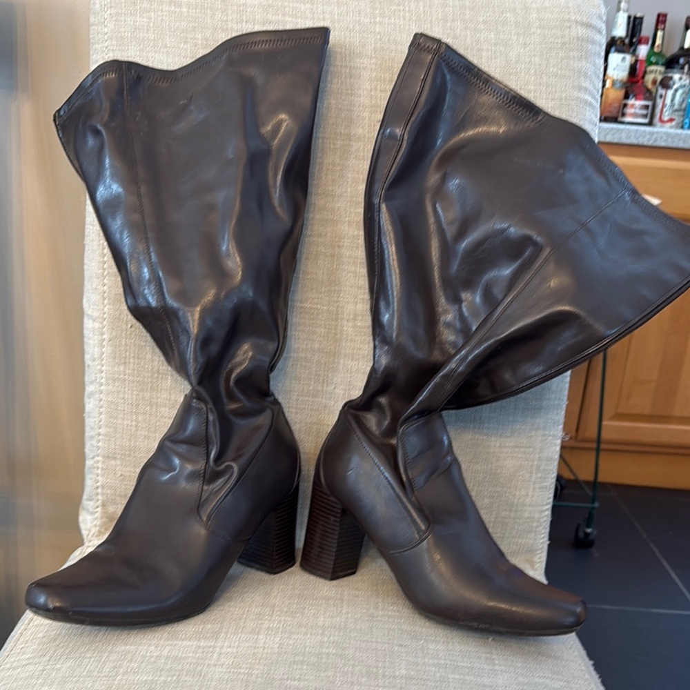 Chic Brown High Boots